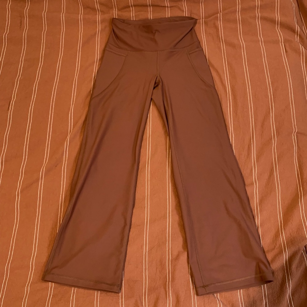 *LIKE NEW* Old Navy Powersoft Ankle Flares - S